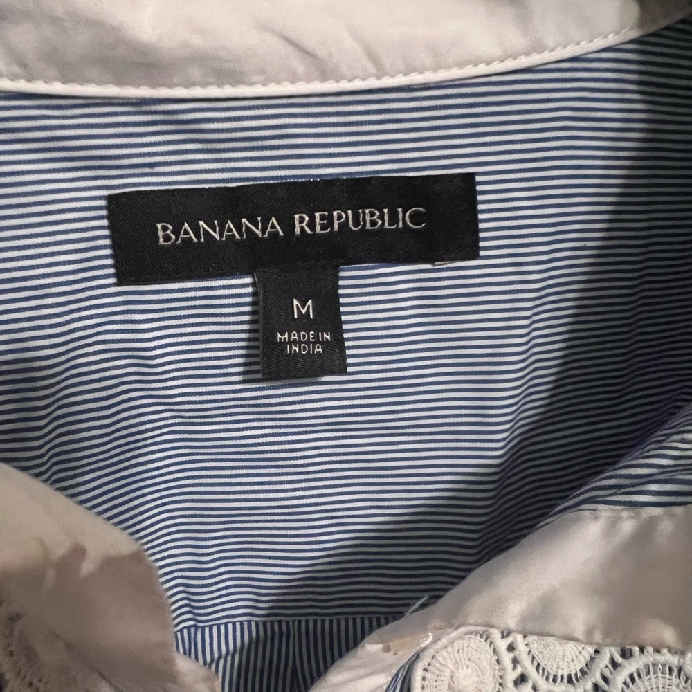 Banana Republic Striped Blue and White Button Down Shirt with Bib Lace Front. M - Picture 4 of 6
